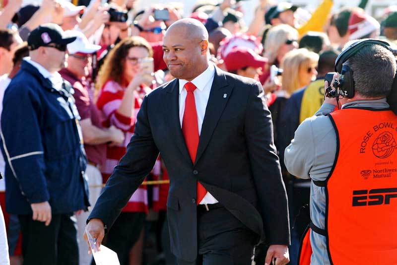 Coach Shaw arriving at stadium