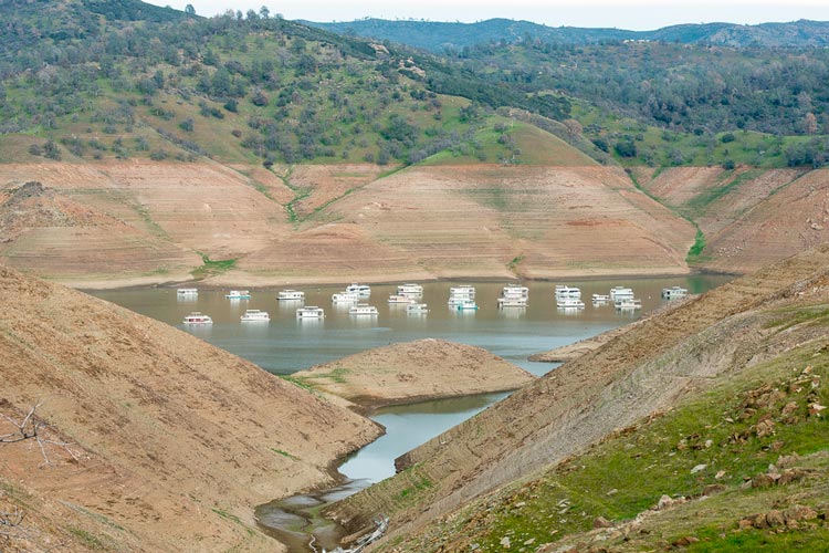 Image of Lake McClure with a very low water level