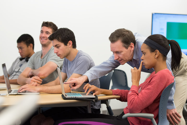 Bill Behrman teaching journalism class