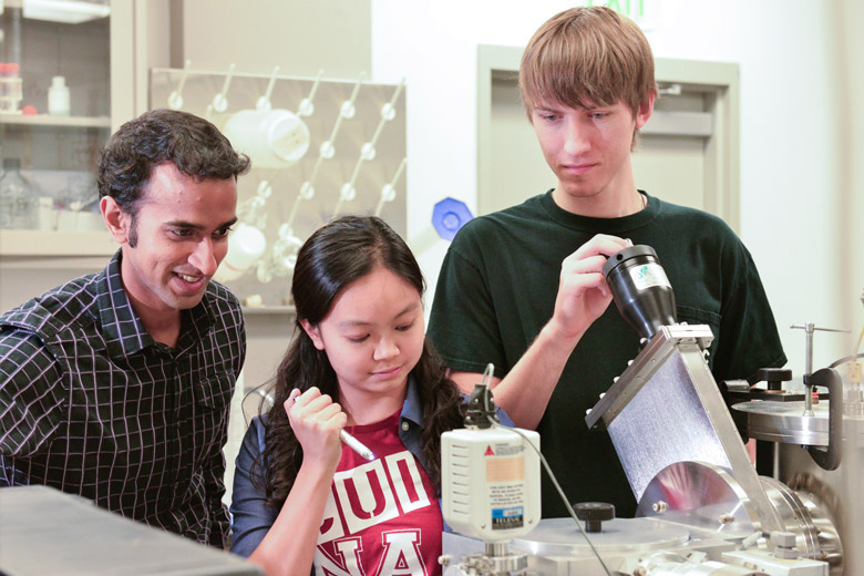 Students in Yi Cui lab