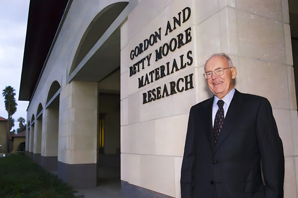 Gordon Moore at dedication of Gordon and Betty Moore Materials Research Building on October 11, 2000.