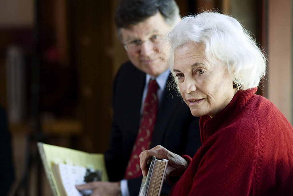 04/21/2008 Alumna and former U.S. Supreme Court justice Sandra Day O'Connor discussed ranching and Western life with students and affiliates of the Bill Lane Center for the Study of the North American West. She was joined by professor of history David Kennedy, left. O'Connor was on campus as the inaugural Rathbun Visiting Fellow.