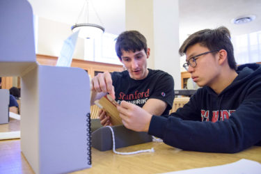 Engineering major John Chuter and freshman Berber Jin