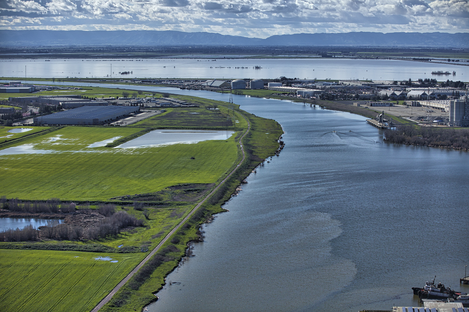 San Joaquin Sacramento Bay Delta, looking west out of Sacramento