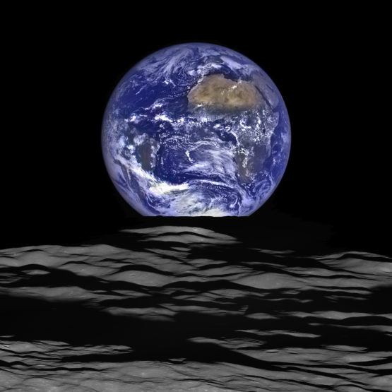 Earth rise image